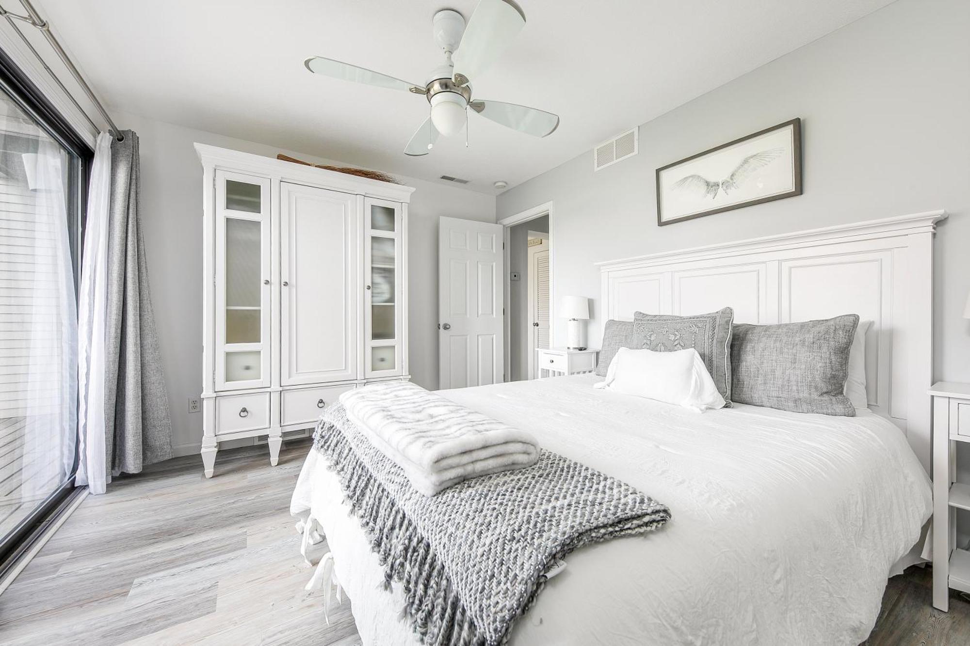 Gorgeous 2 Bedroom Lake View Condo Traverse City Zewnętrze zdjęcie