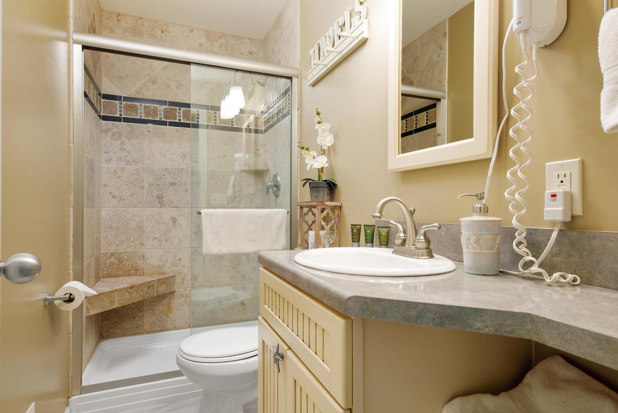 Gorgeous 2 Bedroom Lake View Condo Traverse City Zewnętrze zdjęcie
