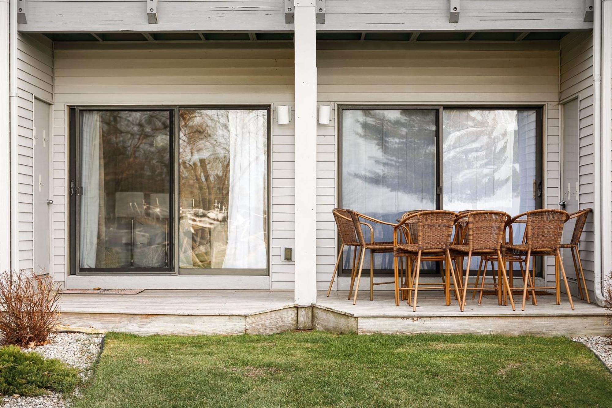 Gorgeous 2 Bedroom Lake View Condo Traverse City Zewnętrze zdjęcie